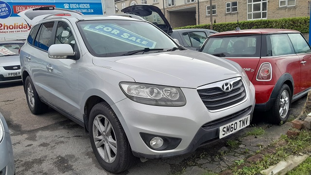 Hyundai-santa fe premium Crdi-4x4  Towbar ,A/C cruise etc